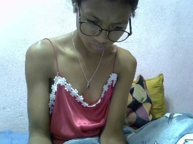 Yalane live cam on BongaCams