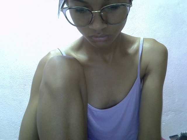 Yalane live cam on BongaCams