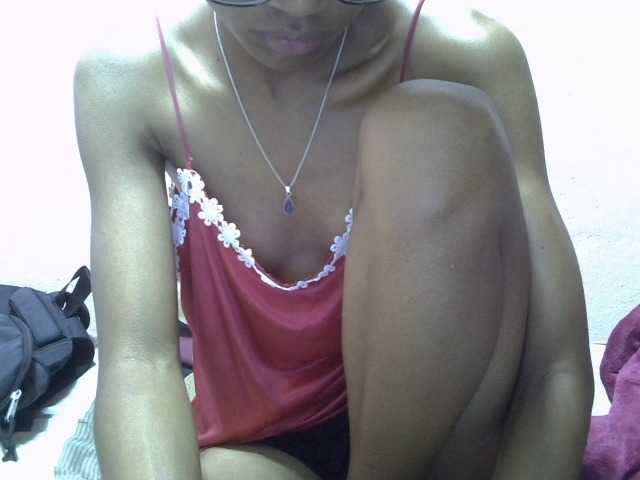 Yalane live cam on BongaCams