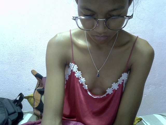 Yalane live cam on BongaCams