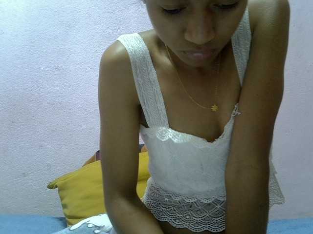 Yalane live cam on BongaCams