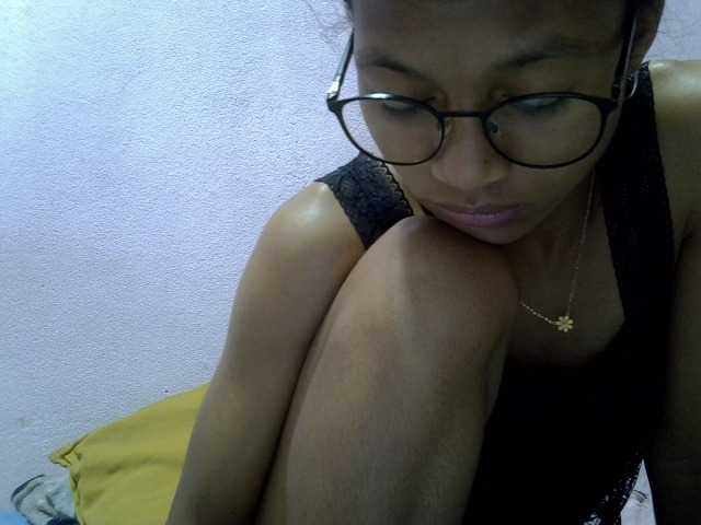 Yalane live cam on BongaCams