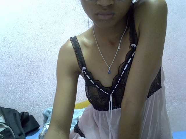 Yalane live cam on BongaCams