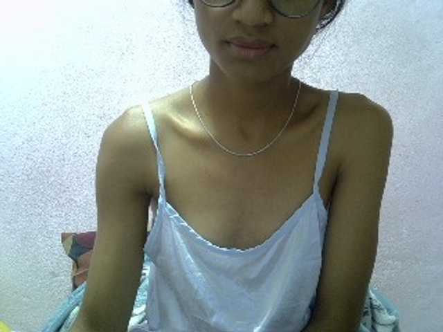 Yalane live cam on BongaCams