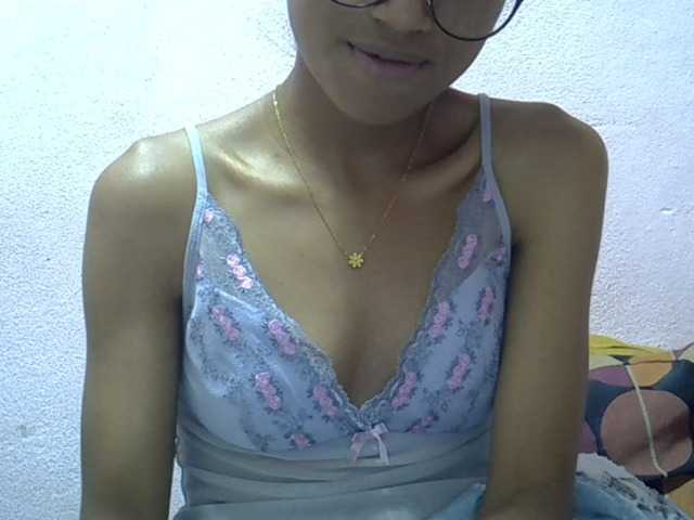 Yalane live cam on BongaCams
