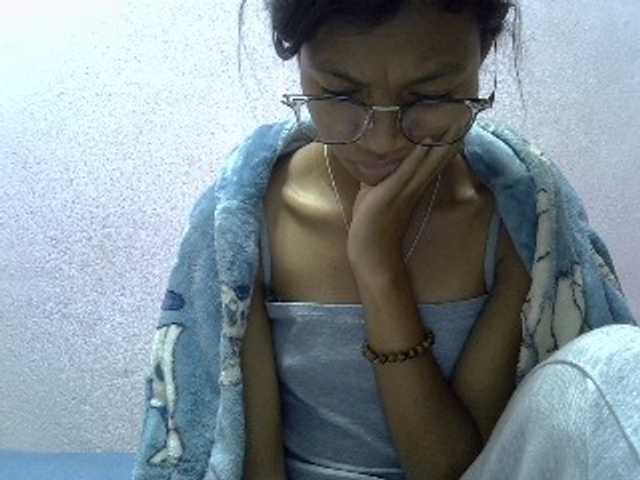 Yalane live cam on BongaCams