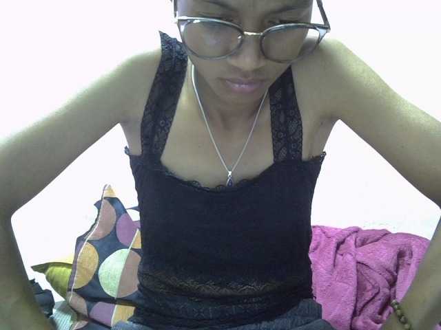 Yalane live cam on BongaCams