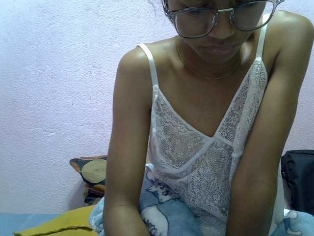 Yalane live cam on BongaCams