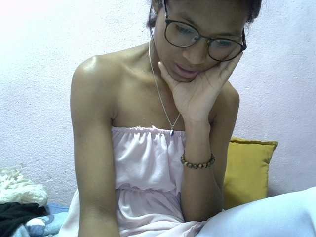 Yalane live cam on BongaCams