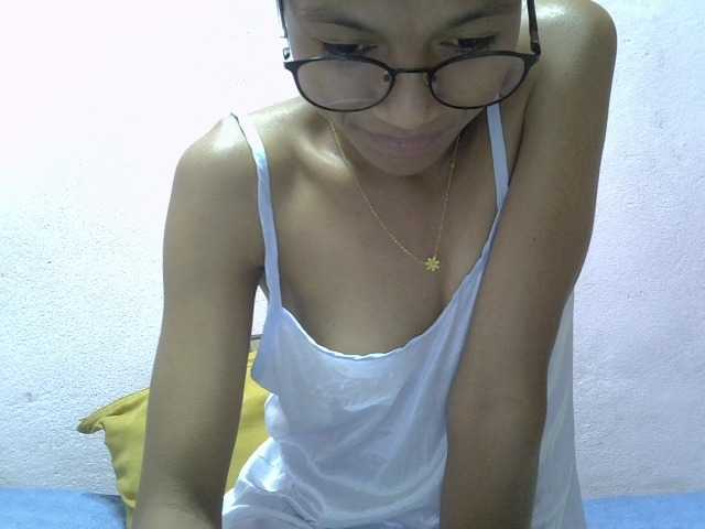 Yalane live cam on BongaCams