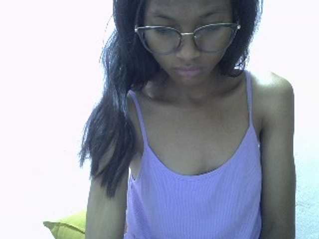 Yalane live cam on BongaCams