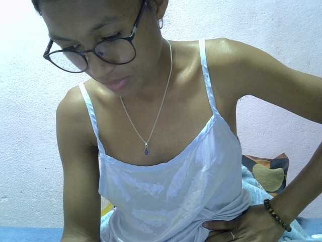 Yalane live cam on BongaCams