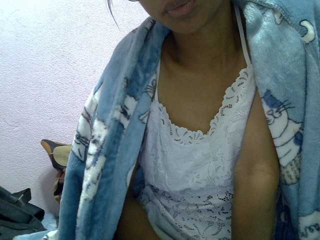 Yalane live cam on BongaCams