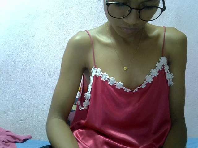Yalane live cam on BongaCams