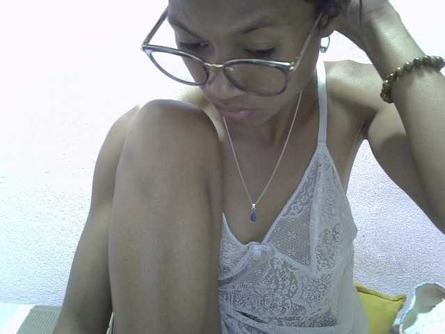 Yalane live cam on BongaCams