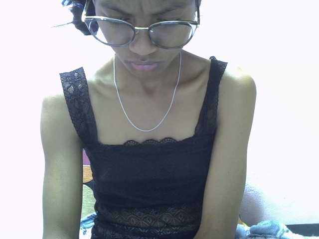 Yalane live cam on BongaCams