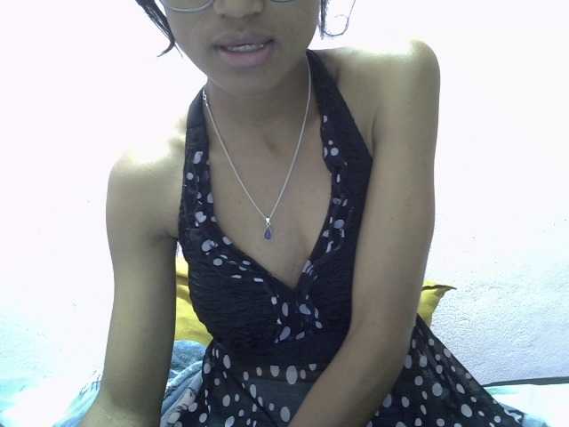 Yalane live cam on BongaCams