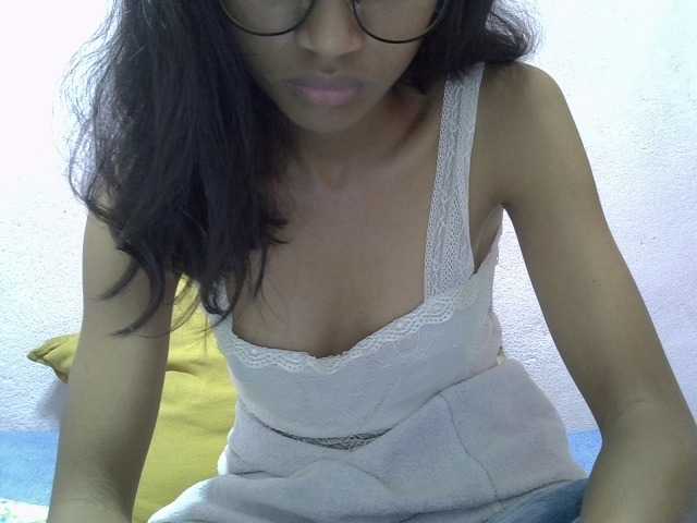 Yalane live cam on BongaCams