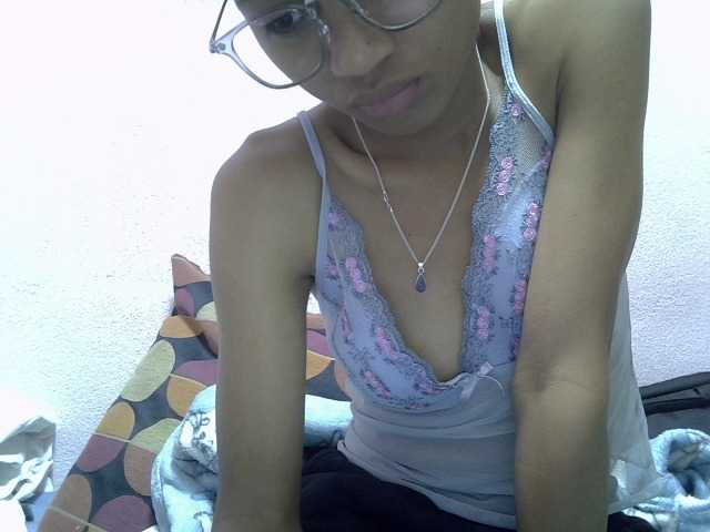 Yalane live cam on BongaCams