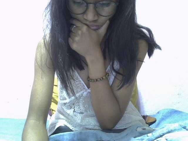 Yalane live cam on BongaCams