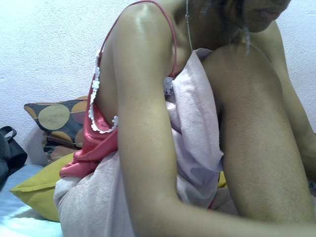 Yalane live cam on BongaCams