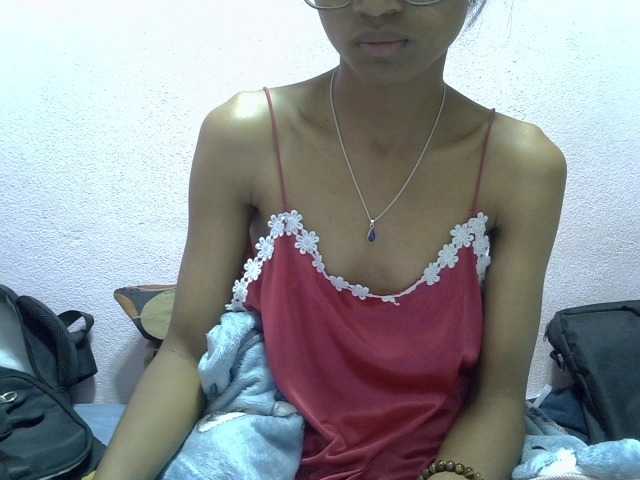Yalane live cam on BongaCams