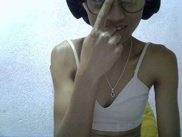 Yalane live cam on BongaCams