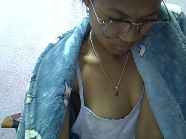 Yalane live webcam show