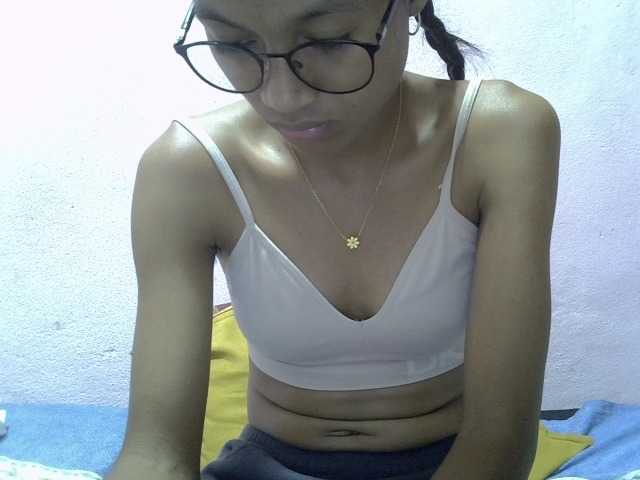 Yalane live cam on BongaCams