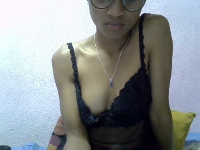 Yalane live cam on BongaCams