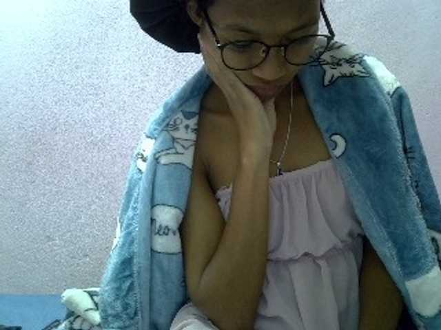 Yalane live cam on BongaCams
