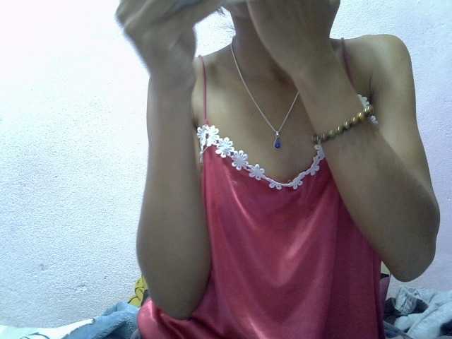 Yalane live cam on BongaCams