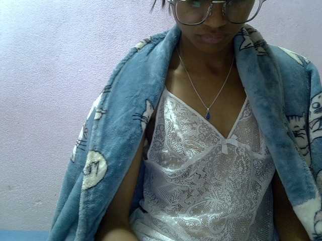 Yalane live cam on BongaCams