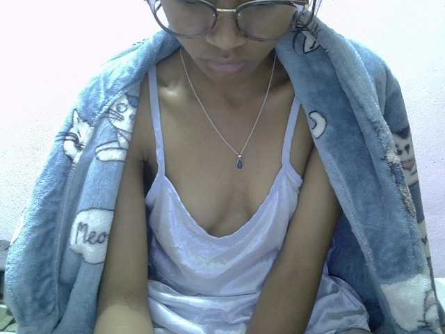 Yalane live cam on BongaCams