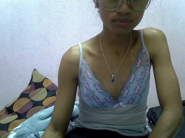 Yalane live cam on BongaCams