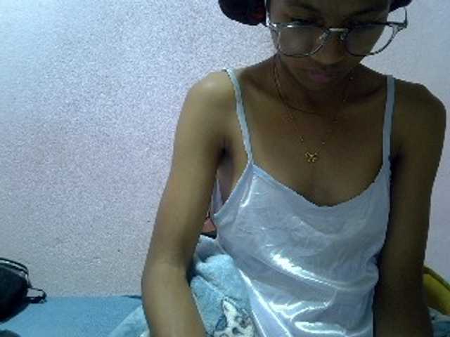 Yalane live cam on BongaCams