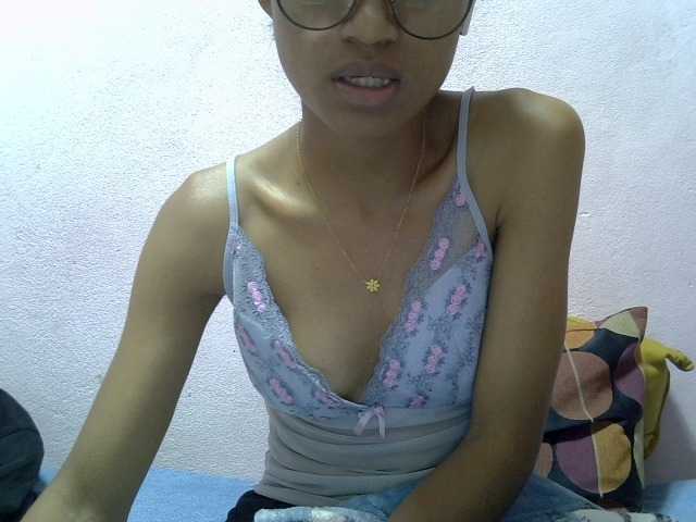 Yalane live cam on BongaCams