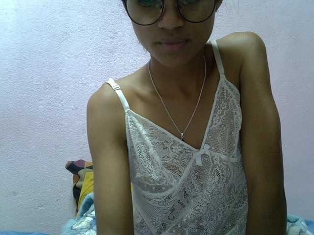 Yalane live cam on BongaCams
