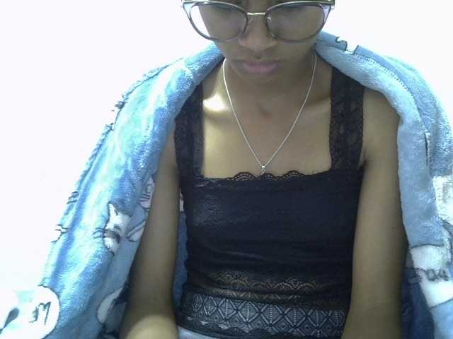 Yalane live cam on BongaCams