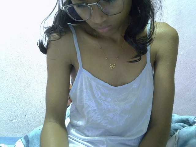 Yalane live cam on BongaCams