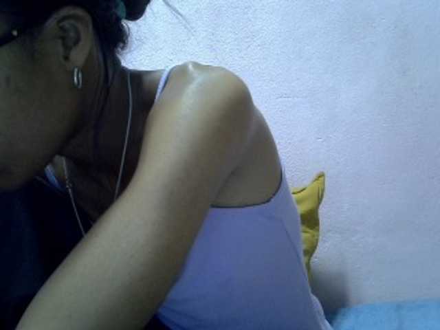 Yalane live cam on BongaCams