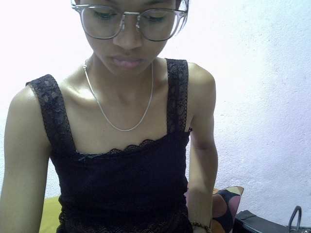 Yalane live cam on BongaCams