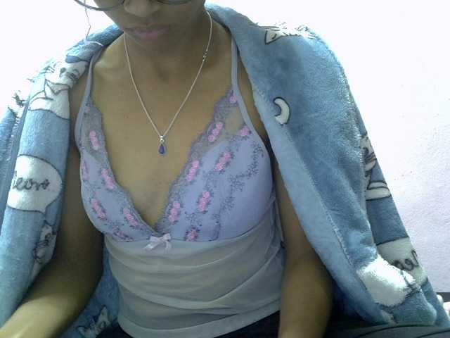 Yalane live cam on BongaCams