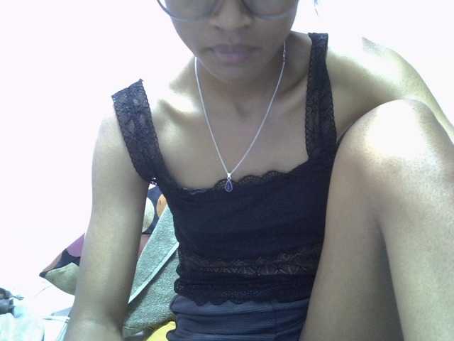 Yalane live cam on BongaCams