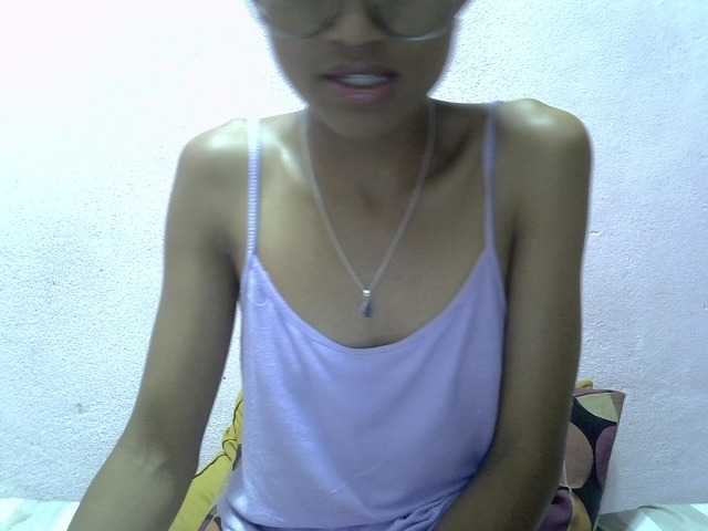 Yalane live cam on BongaCams