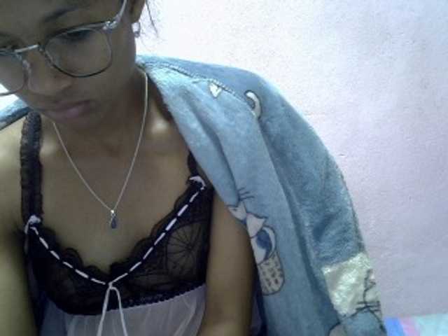 Yalane live cam on BongaCams