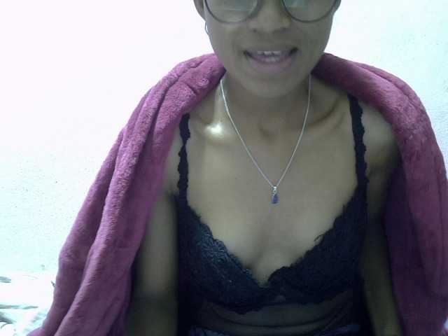 Yalane live cam on BongaCams