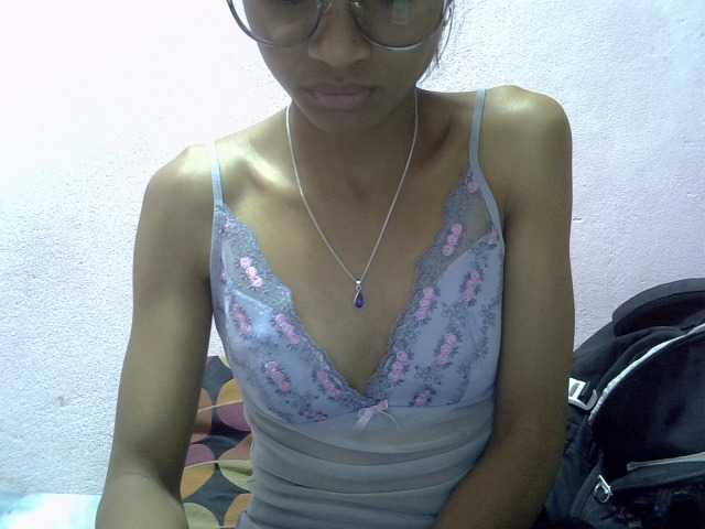 Yalane live cam on BongaCams