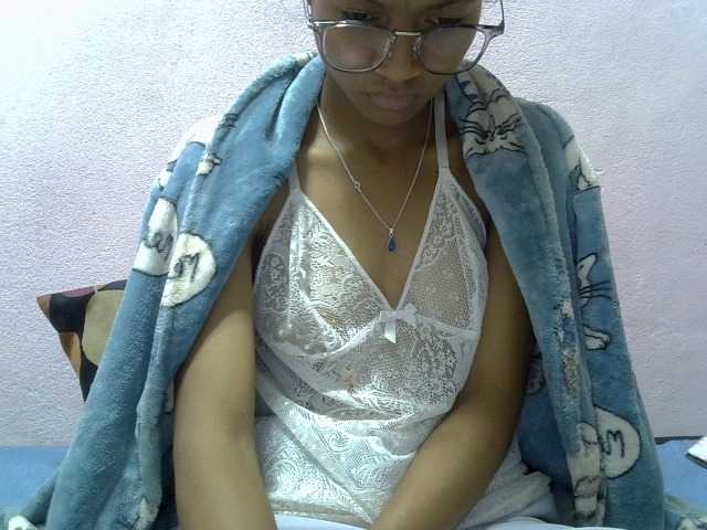 Yalane live cam on BongaCams