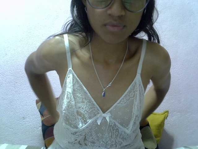 Yalane live cam preview